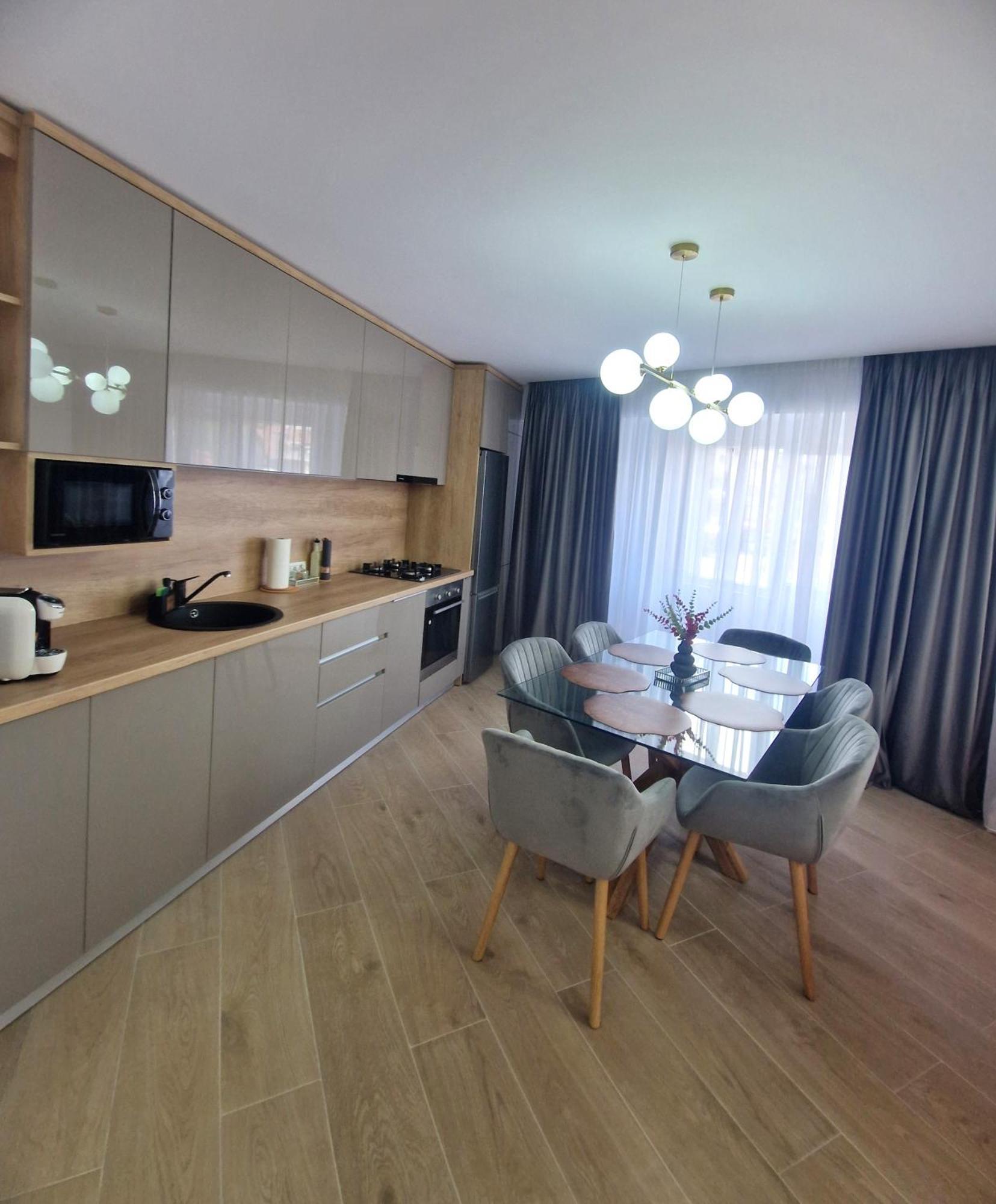 Ultracentral Luxury Apartament Curtea De Arges Exterior photo